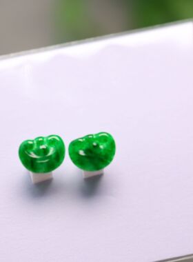 #H589一对老坑满色辣绿天然A货翡翠如意头 镶嵌耳钉裸石