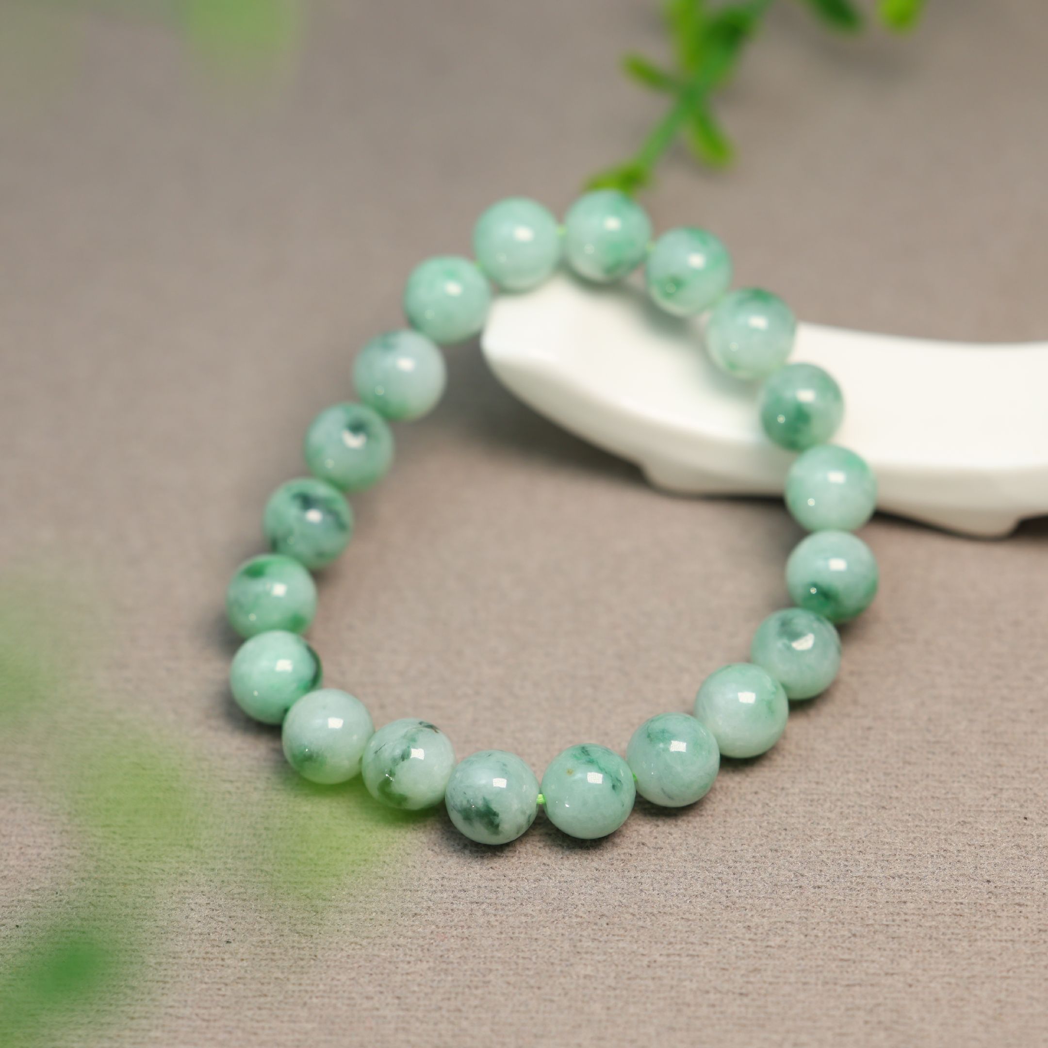 天然A货翡翠素面圆珠子手串