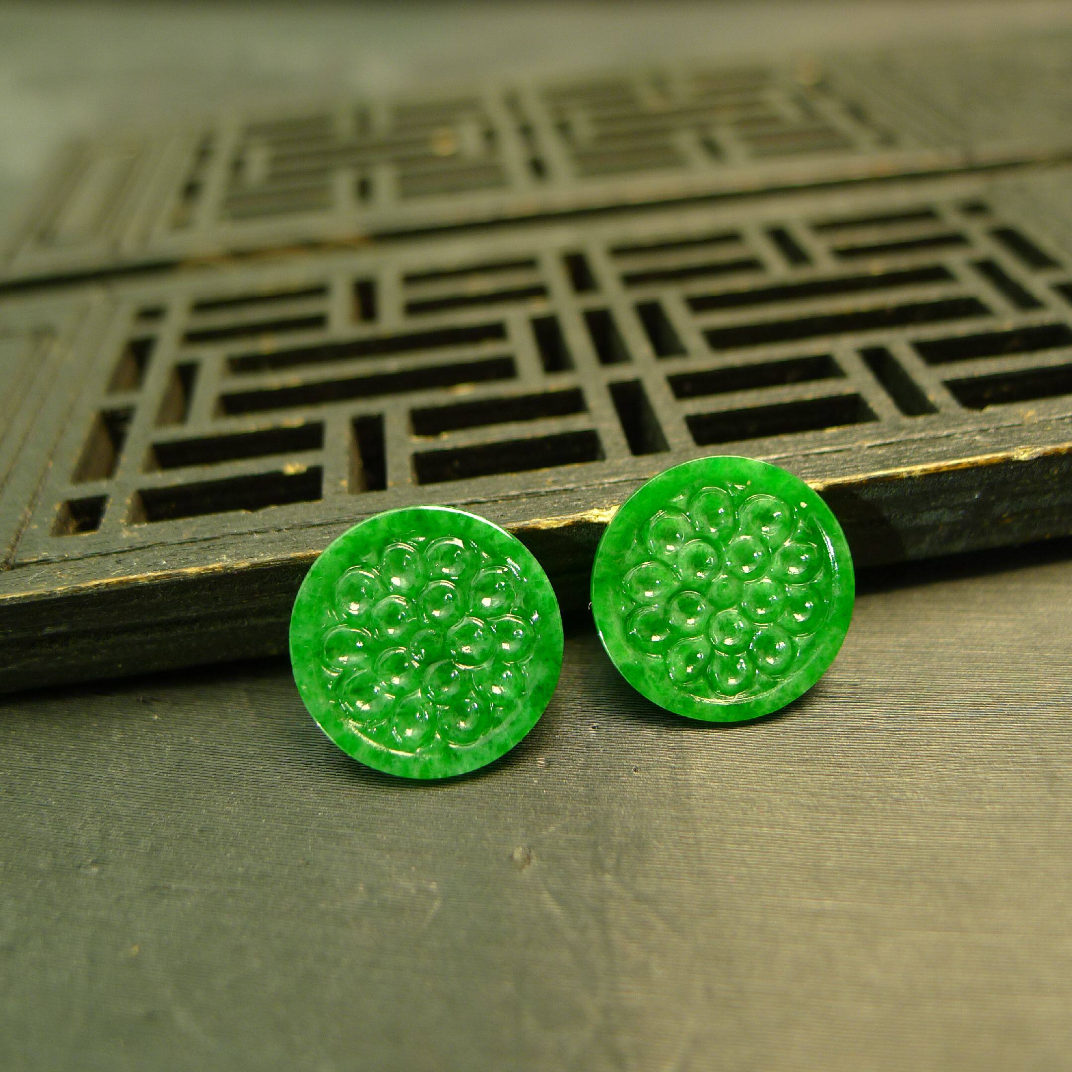 #J185一对老坑满色辣绿缅甸天然A货翡翠圆形雕花戒面 镶嵌吊坠