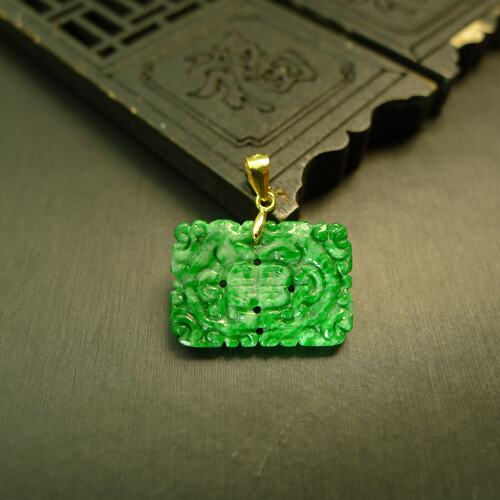 缅甸天然A货翡翠双龙捧寿吊坠