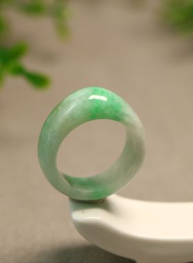 #D338白底飘阳绿天然A货翡翠戒指男士指环