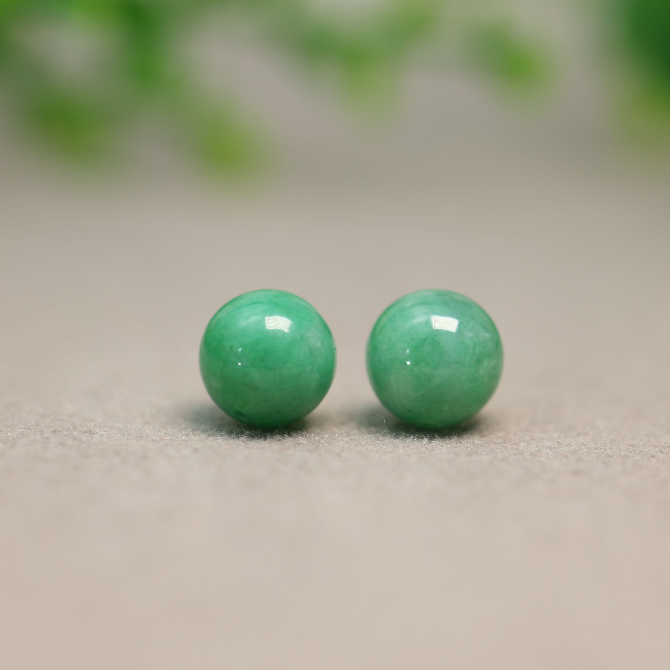 满绿缅甸天然A货翡翠素面珠子