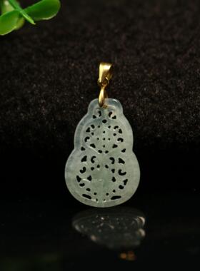 #E673白色冰种天然A货翡翠镂空雕花葫芦锁骨吊坠