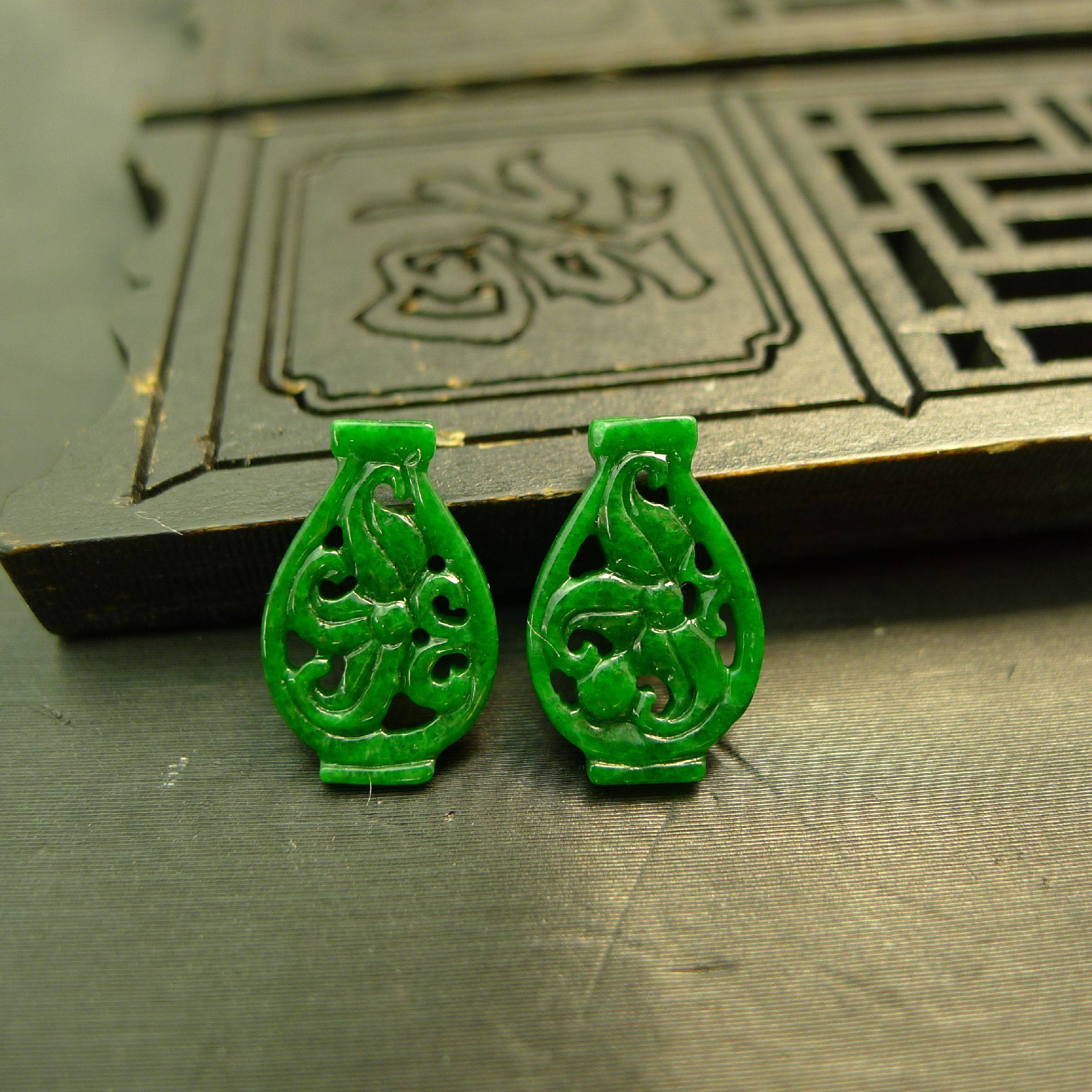 #D281一对满色辣绿缅甸天然A货翡翠镂空花瓶形耳坠花片裸石