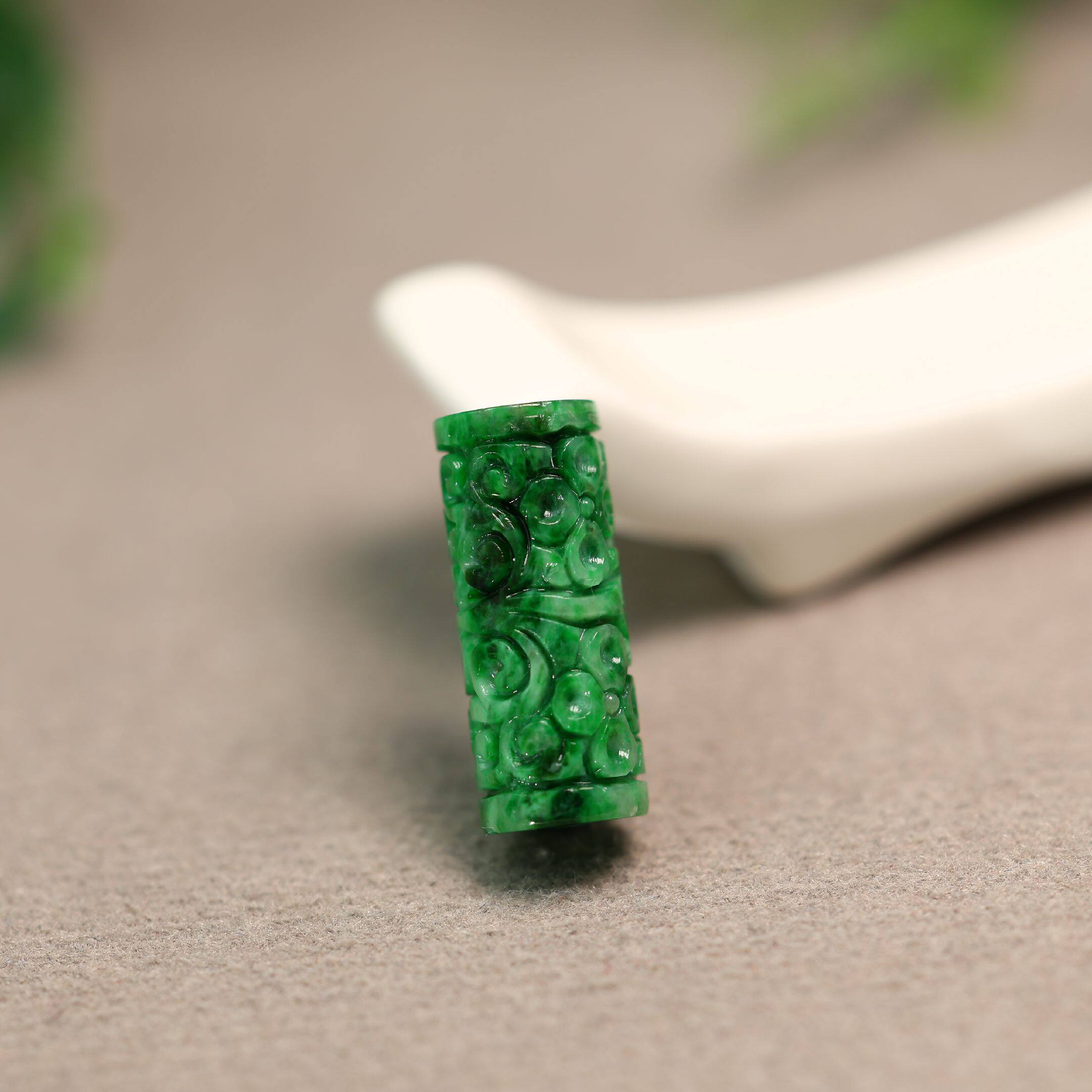 辣绿天然A货翡翠雕花管珠桶珠图片