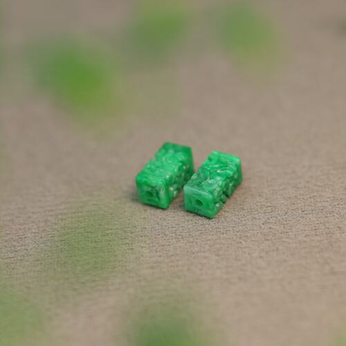 缅甸天然A货翡翠长方雕花桶珠