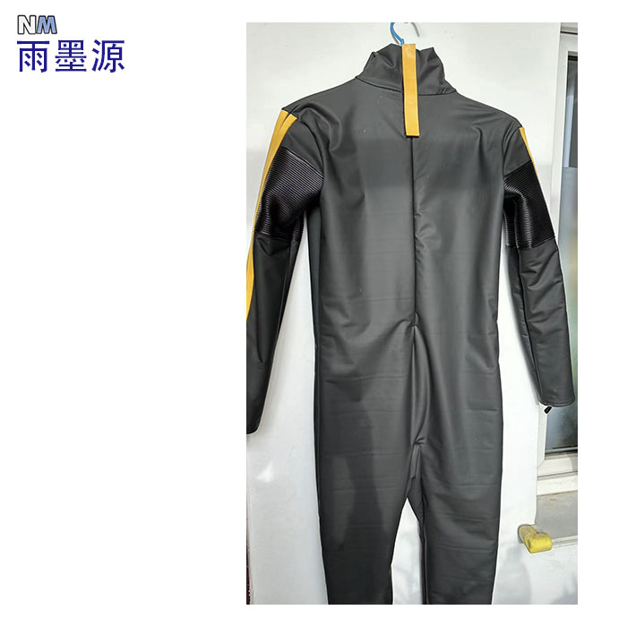 雨墨源COS服装量身订做
