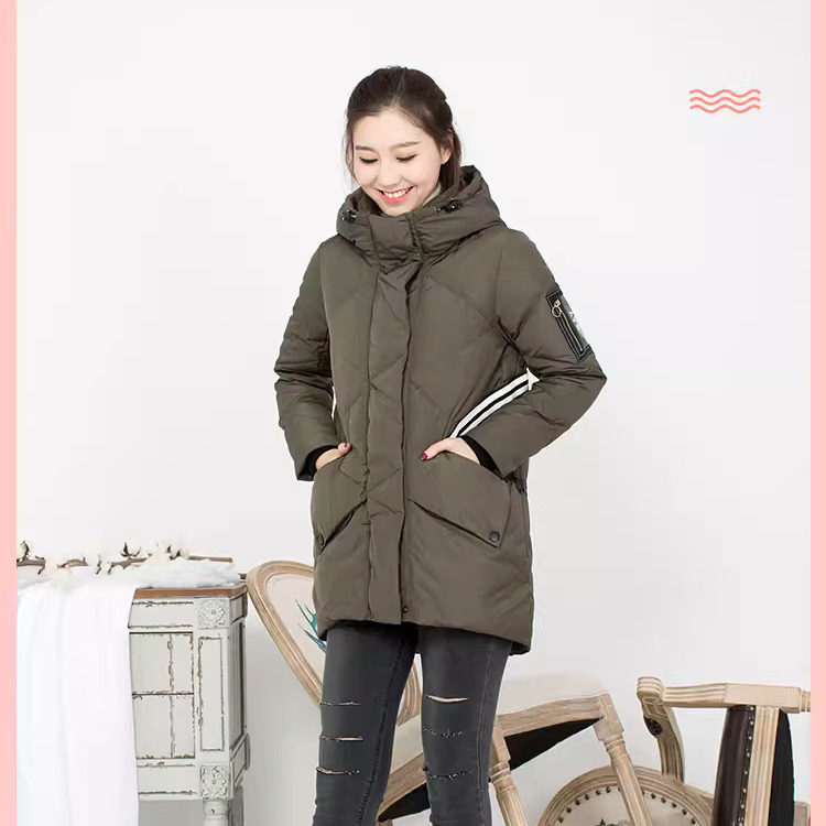 中长款羽绒服女冬款连帽条纹宽松撞色运动外套潮702