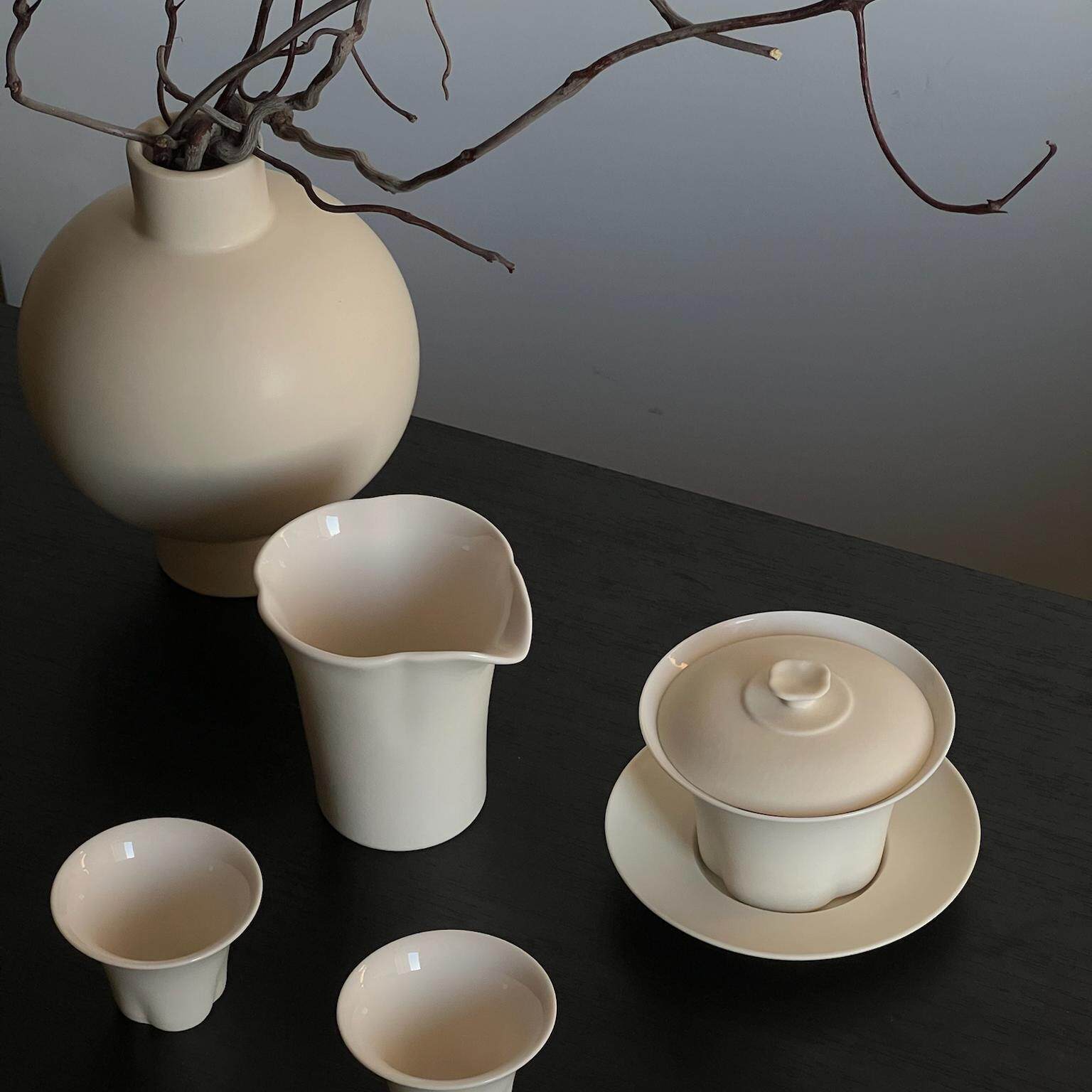 与此 YURAMIC · 极简奶油盖碗四叶草茶壶一人喝茶茶具套组
