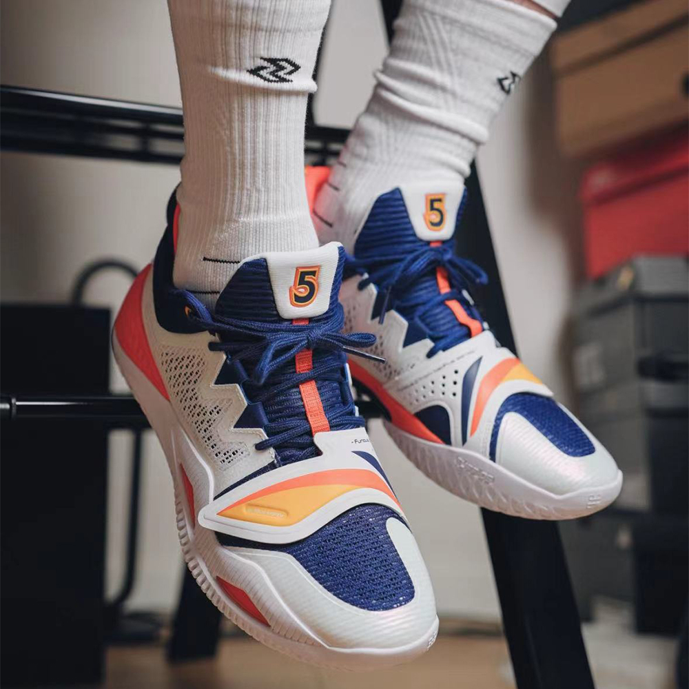 李宁反伍低帮缓震耐磨篮球鞋