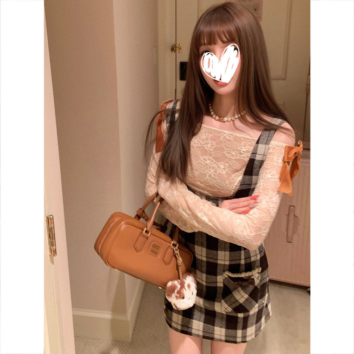 LOLA STYLE-法式复古一字肩蝴蝶结蕾丝内搭女秋季收腰格纹背心连