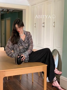 chic早秋上衣女設(shè)計感小眾寬松顯瘦復(fù)古印花襯衫 女 百搭防曬衫 時尚