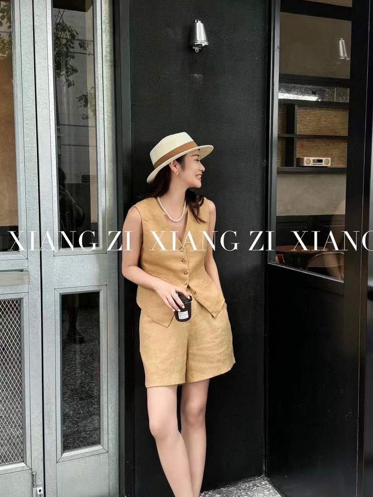 老钱风亚麻套装女夏季2024新款高端气质极简松弛感马甲短裤两件套