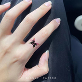 仟鲤迷你彩色手指蝴蝶纹身贴防水女持久可爱多巴胺贴纸高级小图案