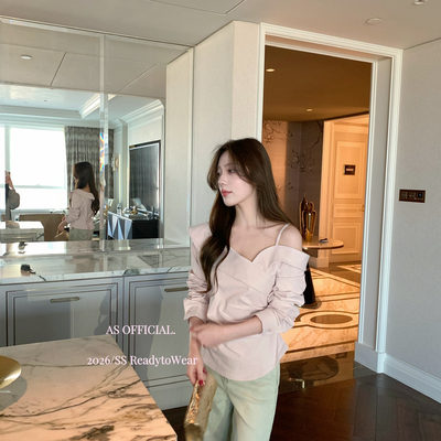 AS OFFICIAL-26年早春不对称交叉领露肩长袖上衣