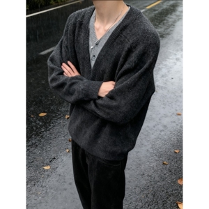 韩版假两件拼接V领针织衫男慵懒风纯色套头毛衣潮MM403-特P65图片