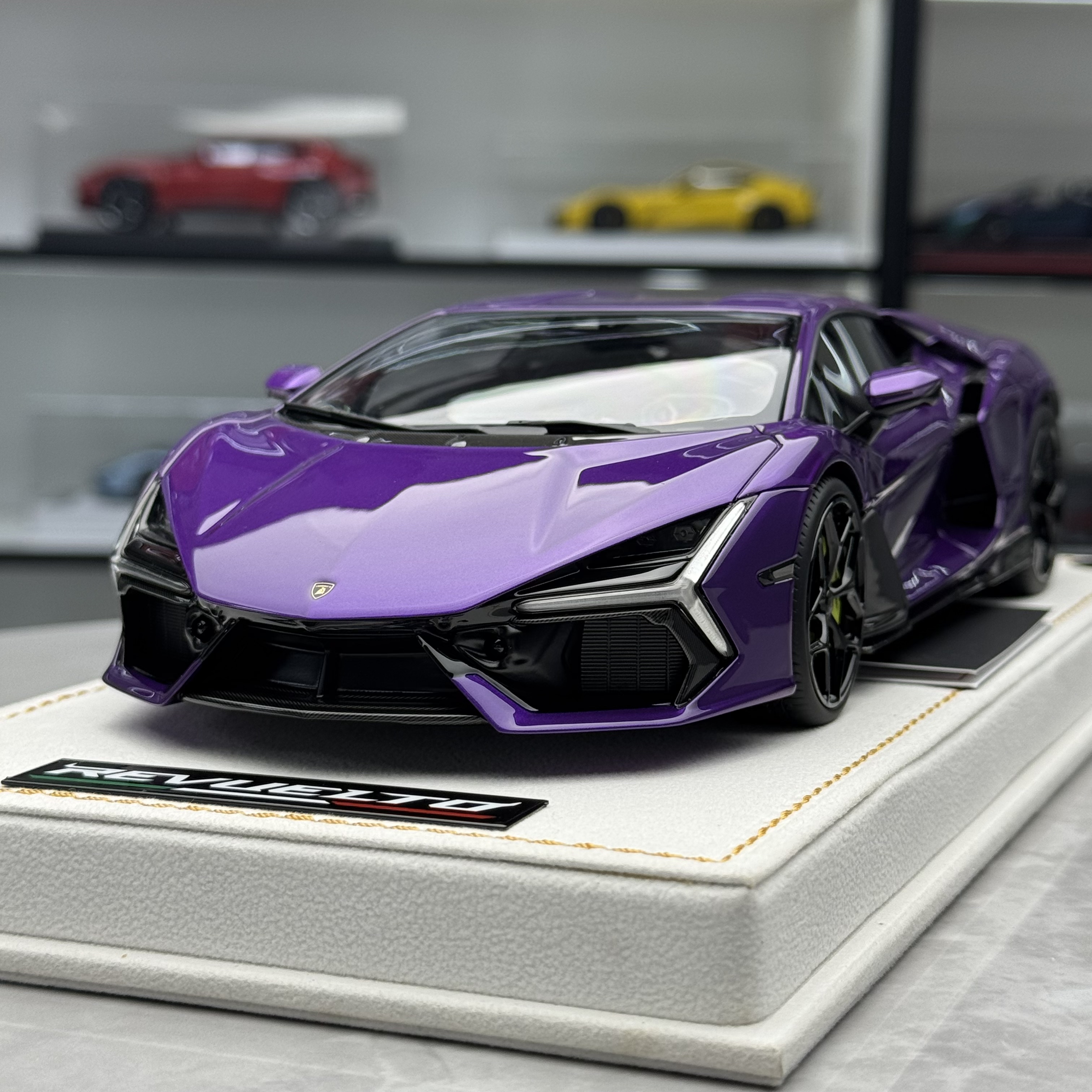 【特注】MR 1:18 兰博基尼大牛 REVUELTO 鹦鹉紫树脂超跑模型收藏