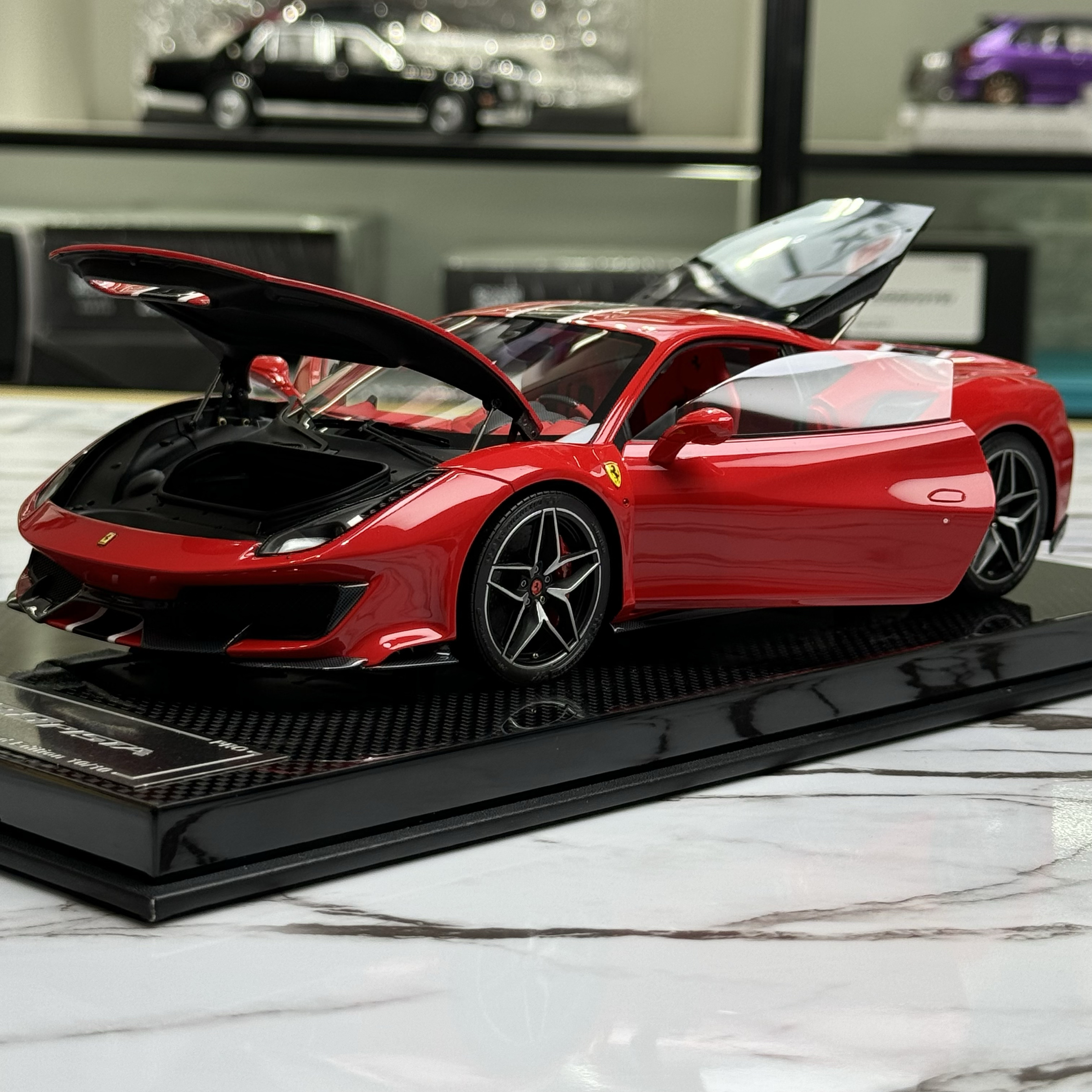 DM 488 Pista 限量版仿真树脂全开汽车模型收藏1 18摆件