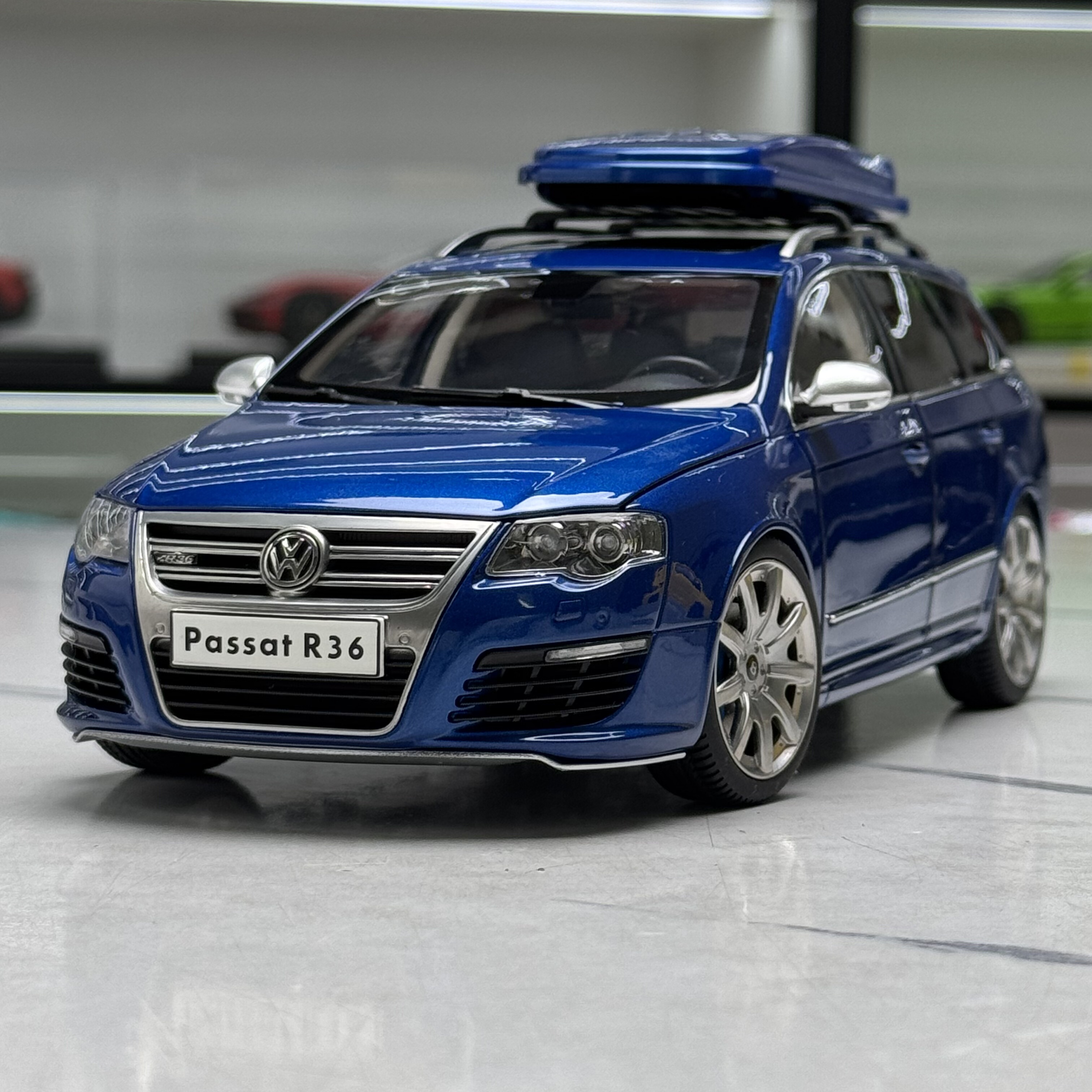 NZG 1:18 Volkswagen 大众帕萨特 R36 合金全开汽车模型 旅行版