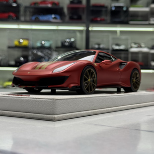 树脂全封汽车模型MR 1:18 法拉利 488 Pista 圣诞特注版