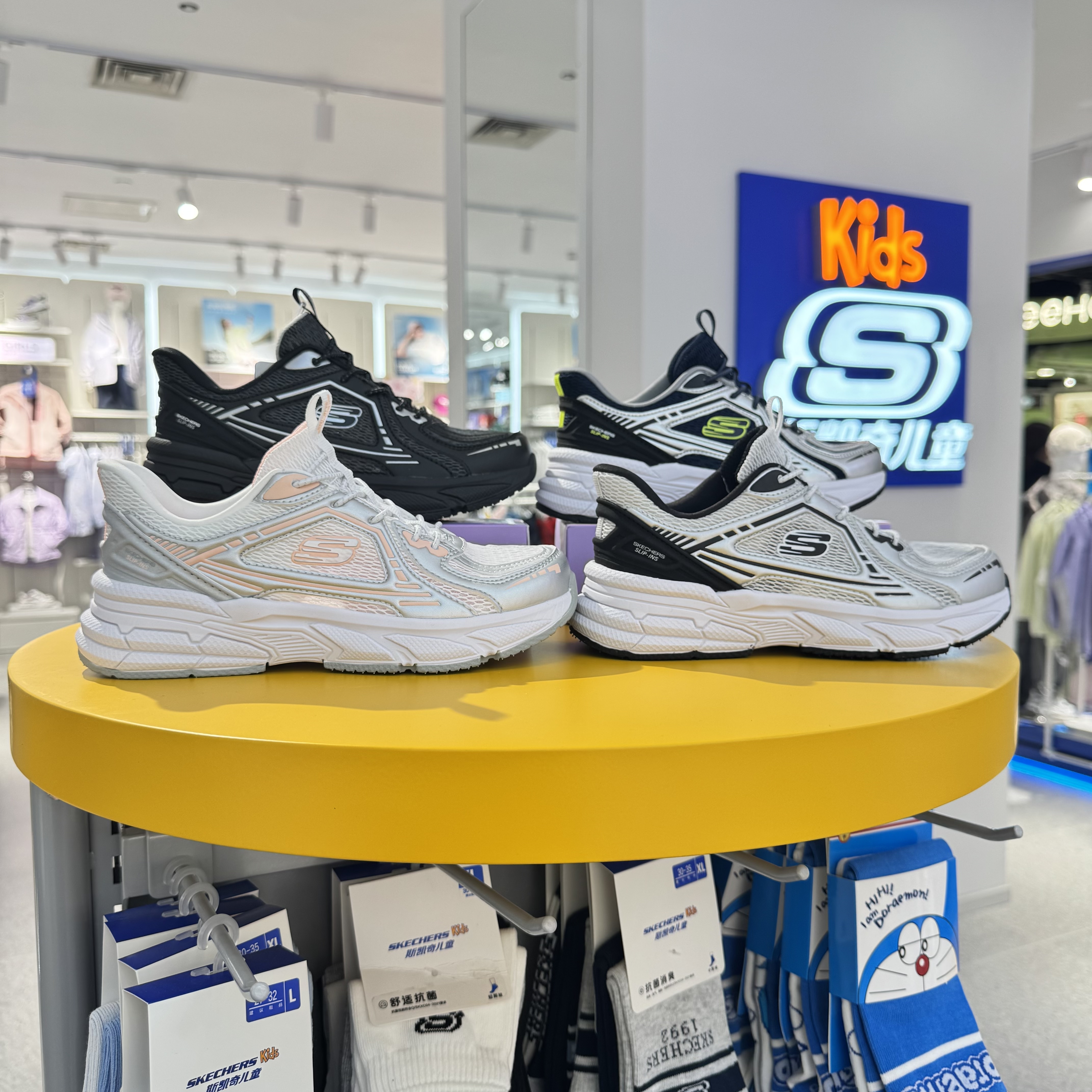 Skechers斯凯奇男女童舒适一脚蹬闪穿透气运动鞋304002L 404209L