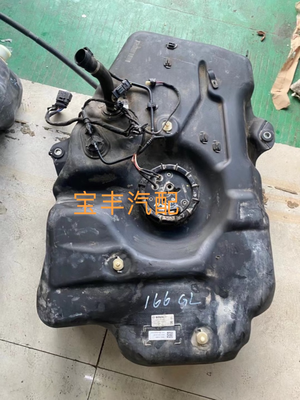 奔驰166 GL350 GL320尿素箱164 GLS350 GL400 素箱 插头 感应