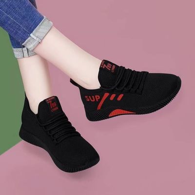 Soft soled sports and leisure women's sports shoes软底运动鞋
