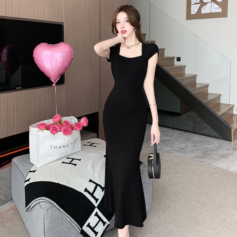 2025法式高级感方领鱼尾连衣裙女修身显瘦气质性感辣妹收腰长裙夏