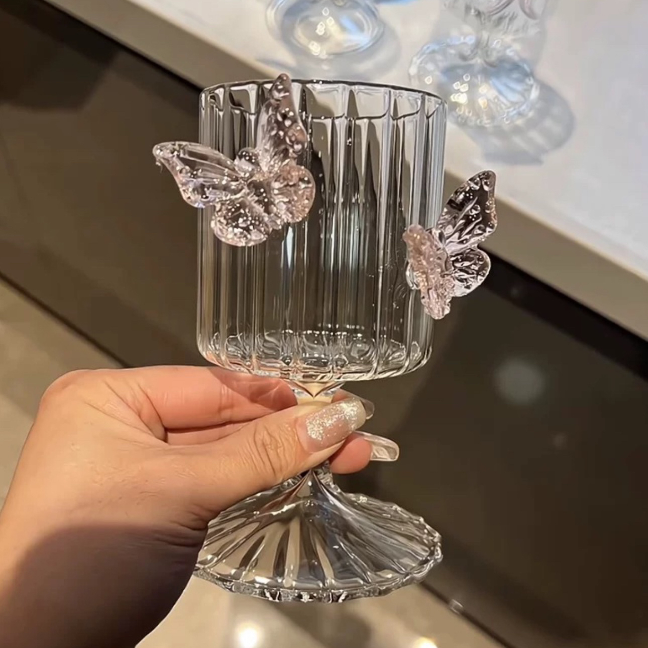 蝴蝶高脚杯玻璃杯水杯红酒杯ins风高硼硅玻璃高颜值果汁高脚杯