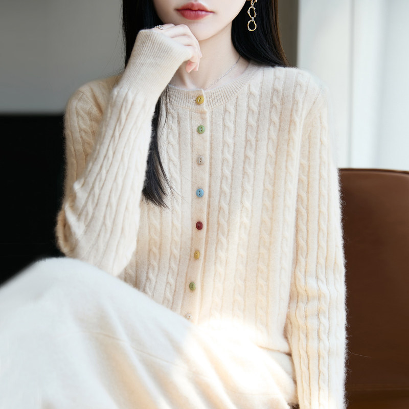 彩扣麻花开衫100%羊毛衫女冬季新款宽松百搭长袖外套针织打底上衣