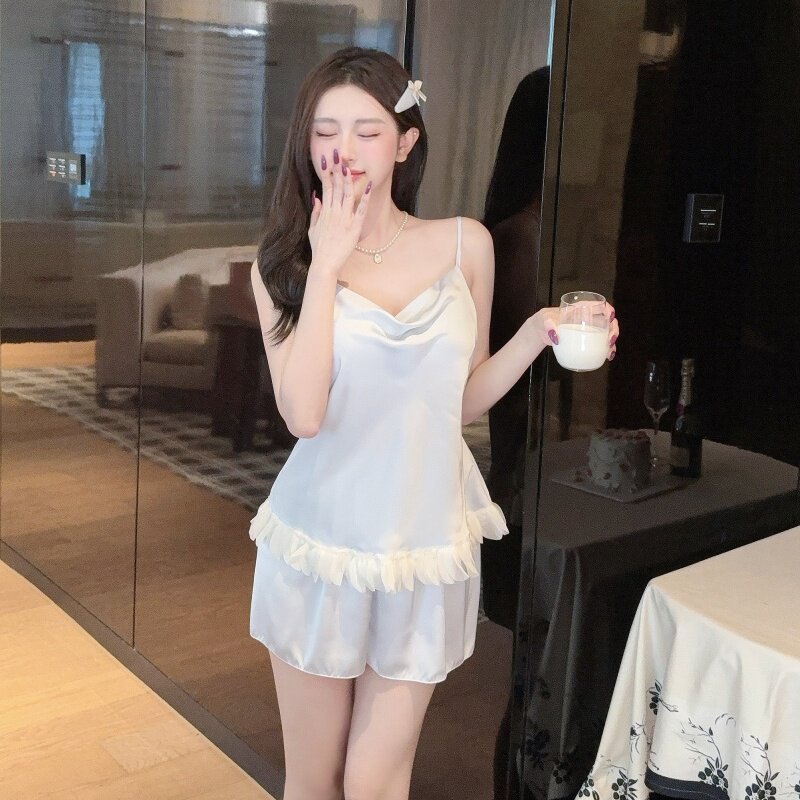 2026新款冰丝睡衣女带胸垫吊带短裤花瓣仙女风显瘦纯欲冰雪丝套装