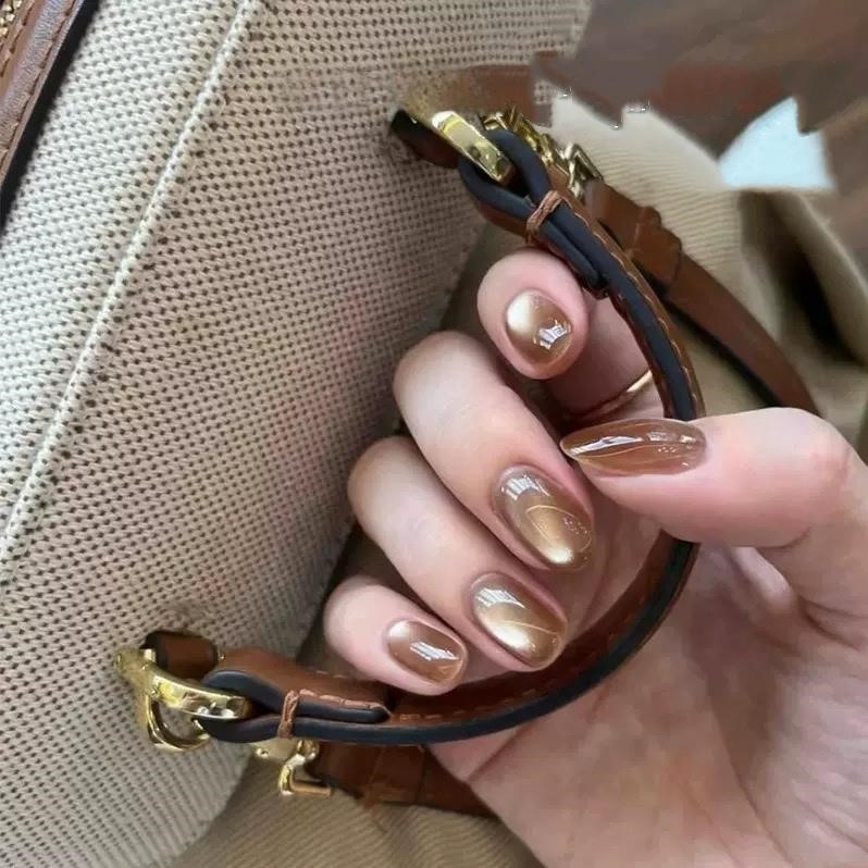 纯手工美甲贴片高级感秋冬美拉德纯色玻璃珠猫眼穿戴甲短款显白,彩妆/香水/美妆工具,穿戴甲/甲片,淘宝优惠券,粉丝福利购,淘宝优惠卷