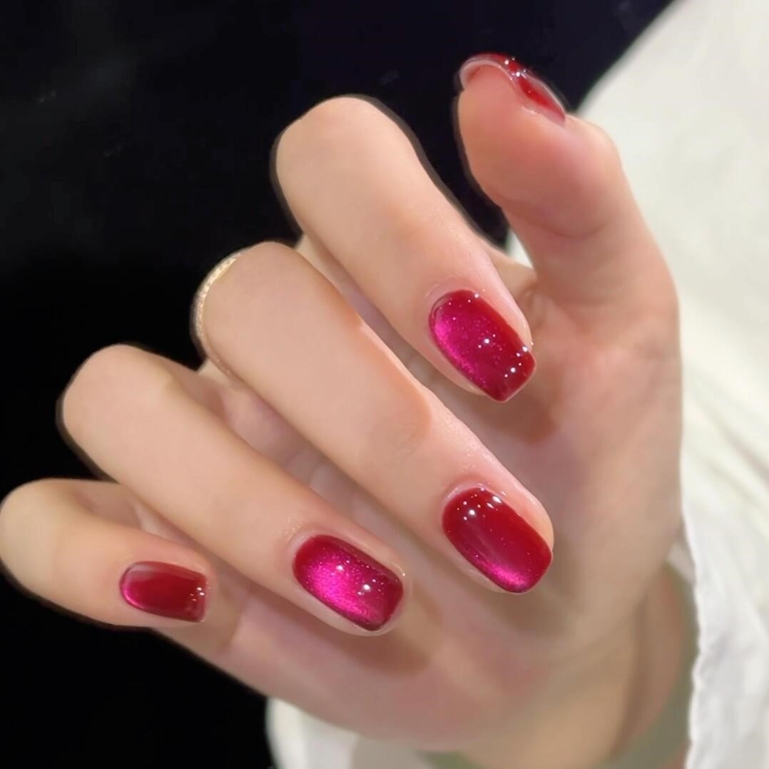 火龙果猫眼2025年新款流行色手工穿戴甲轻奢高贵短款成品美甲贴片