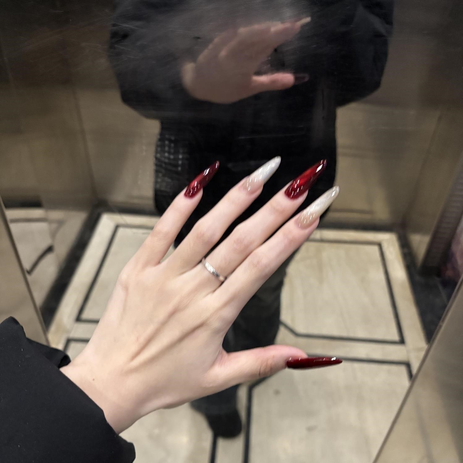 红色玻璃珠猫眼跳色裸色简约高级穿戴甲纯手工定制新年显白美甲,彩妆/香水/美妆工具,穿戴甲/甲片,淘宝优惠券,粉丝福利购,淘宝优惠卷