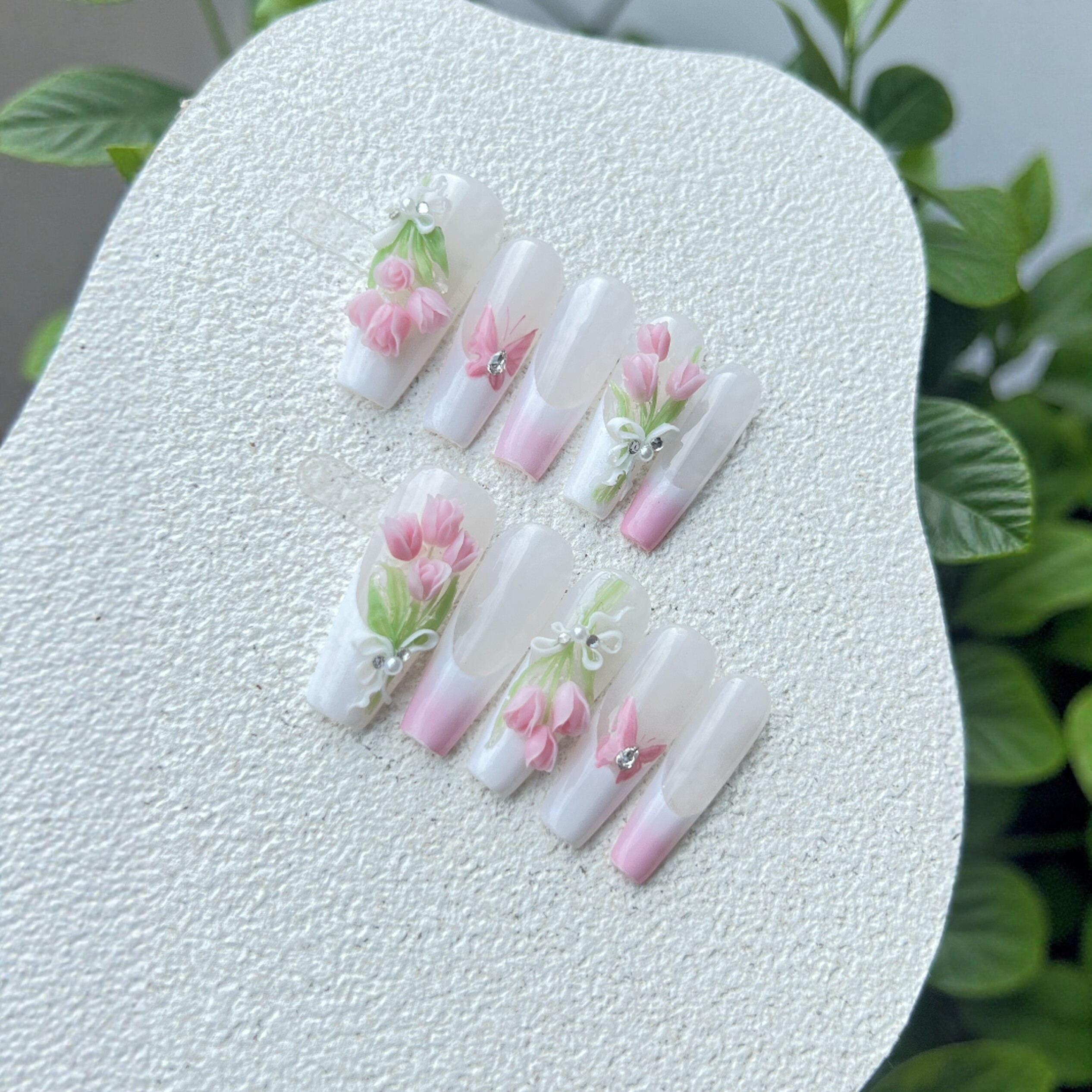 郁金香纯手工穿戴甲高级感立体美甲贴片成品可拆卸假指甲显白长款