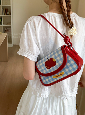 可爱红色小包包女2025新款夏季单肩腋下包时尚学生通勤斜挎小方包