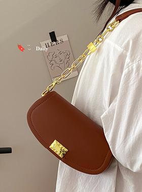 秋冬复古质感小包包女2024新款时尚小众设计高级感单肩腋下马鞍包
