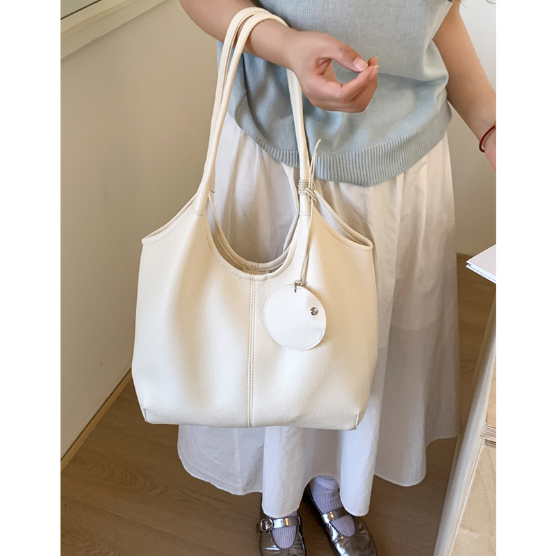 今年流行腋下包包女式2025新款潮夏季单肩包高级感红色通勤托特包