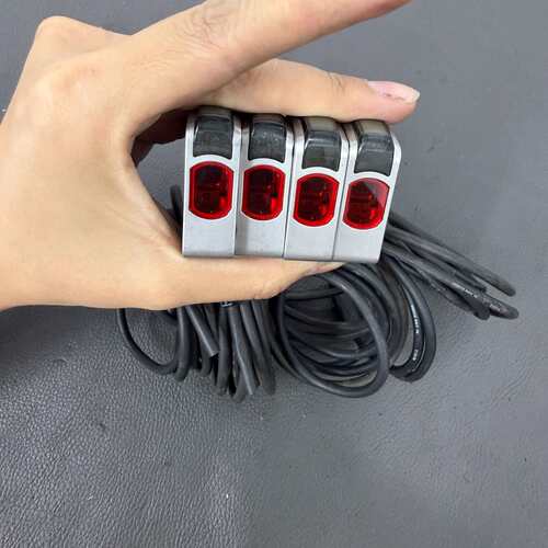 议价-基恩士 KEYENCE LR-ZB100N 激光传感器，拆机-可维修