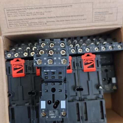 议价-施耐德继电器底座RXZE2S111M，全新原装正品，包装不太-可维