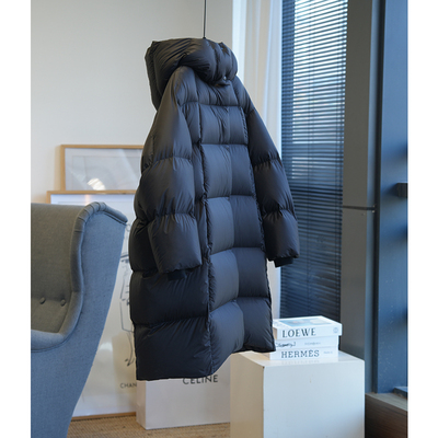 虫小小白鸭绒中长款连帽羽绒服