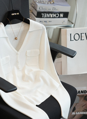 虫小小 老钱风简约V领修身显瘦长袖针织衫女通勤打底衫上衣A102M