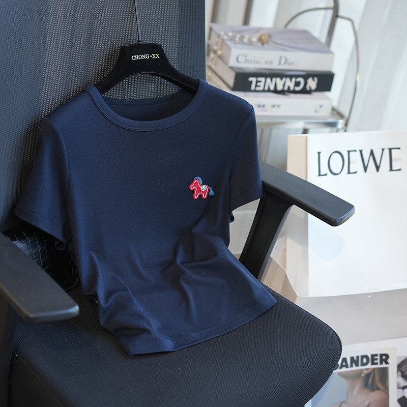 虫小小 天丝羊毛贴布绣圆领正肩短袖T恤女上衣2026春夏新款A108E