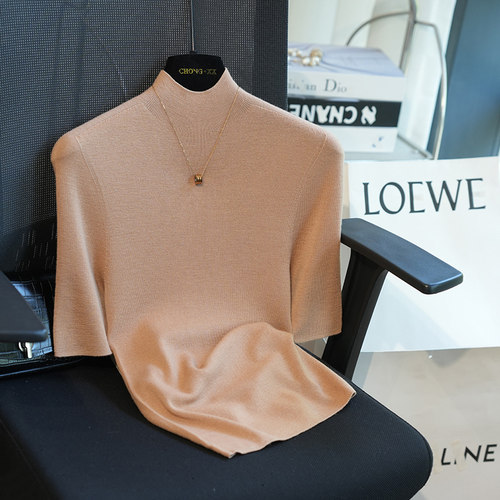 虫小小60支精纺羊毛半高领毛衣