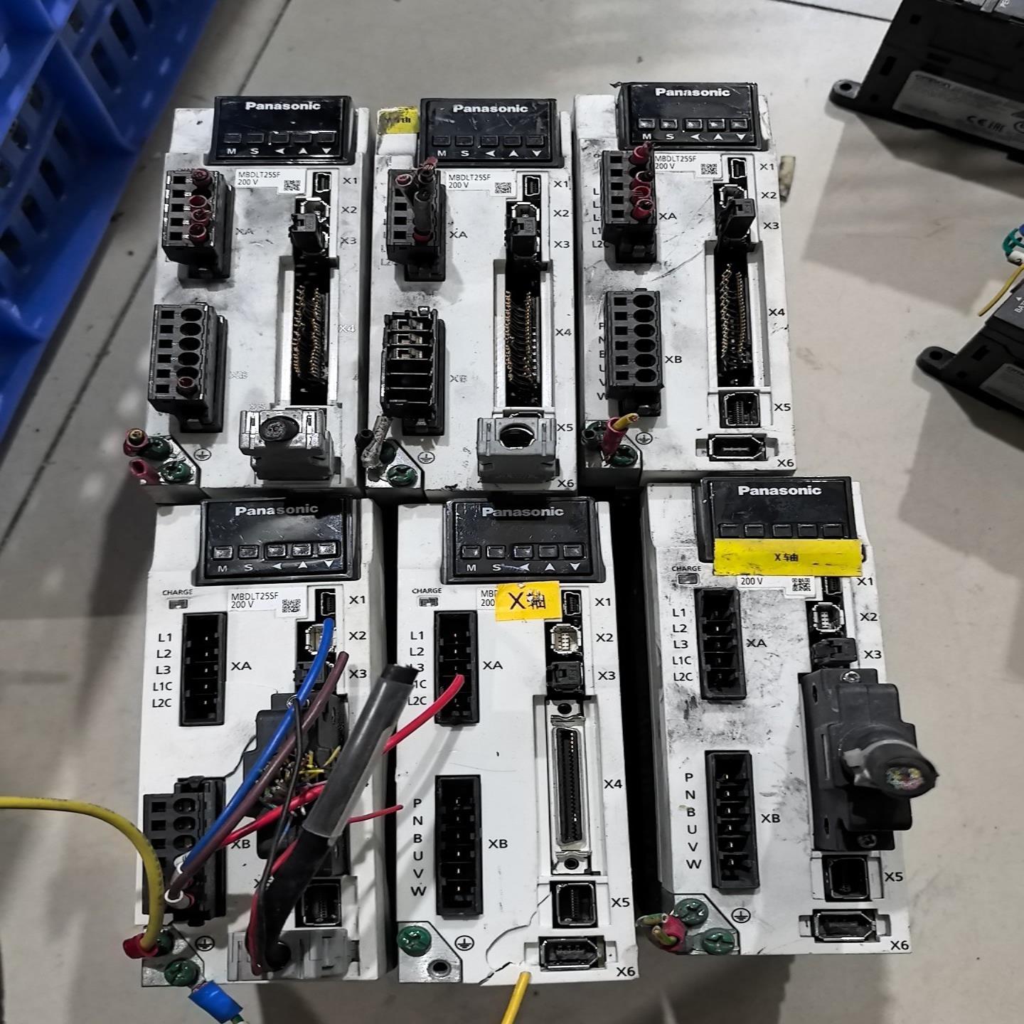 伺服驱动器MBDLT25SF 400W功率 成色如图所示，议价