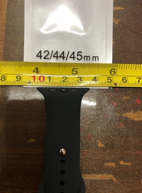 适用于Apple Watch s9 s8 s10Ultra 星光色运动硅胶表带   暖白色