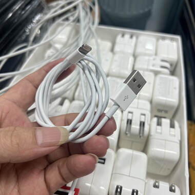 二手适用于苹果数据线USB口手机平板拆机车载carplay纯原拆机适用于5w/ipao10w12w充电器充电线平板ipao6/7代