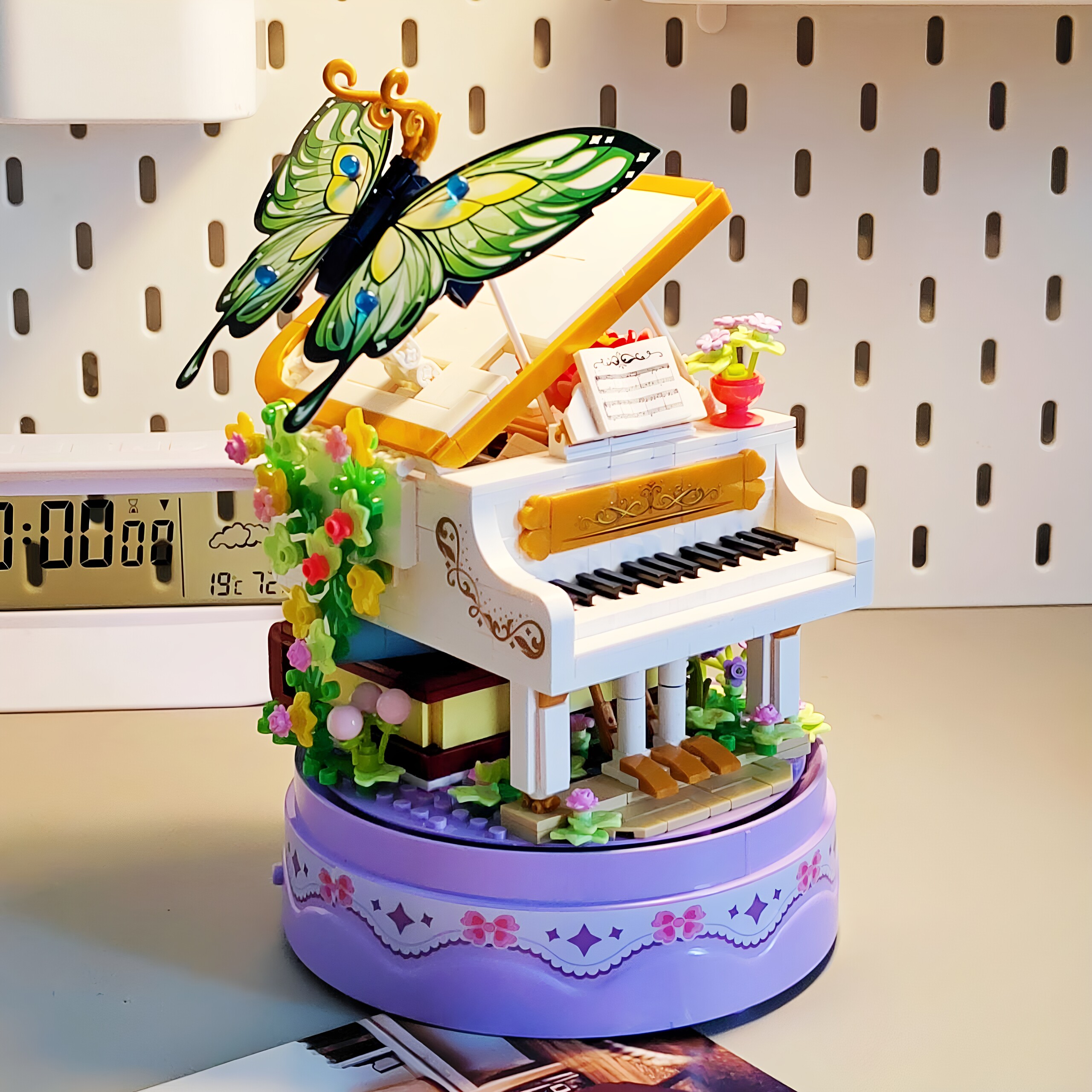 梦蝶琴语蝴蝶积木八音盒拼装玩具图片