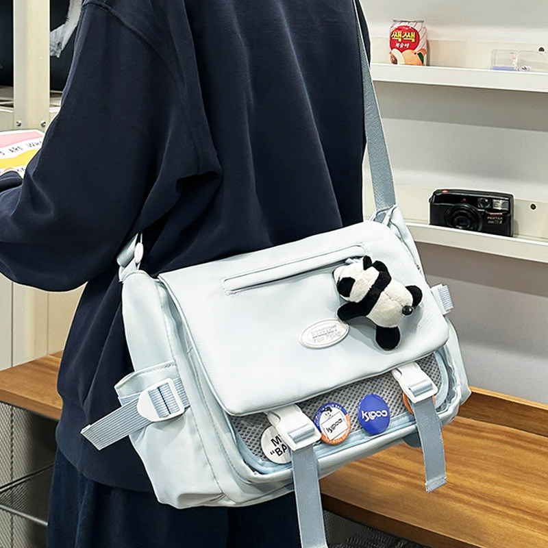 可放11寸ipad的痛包二次元女学院风百搭大容量装书邮差包斜挎单肩