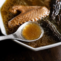 云边边|有机尼西鸡土藏鸡云南香格里拉走地公母鸡羊肚菌炖汤礼盒